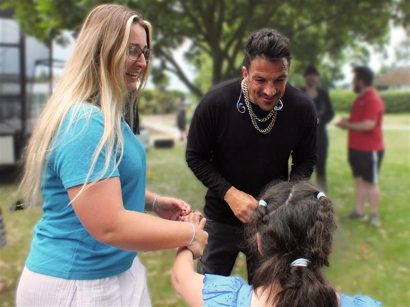 Hannah and A meet Peter Andre!