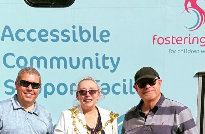 Lulu and the mayor of Folkestone
